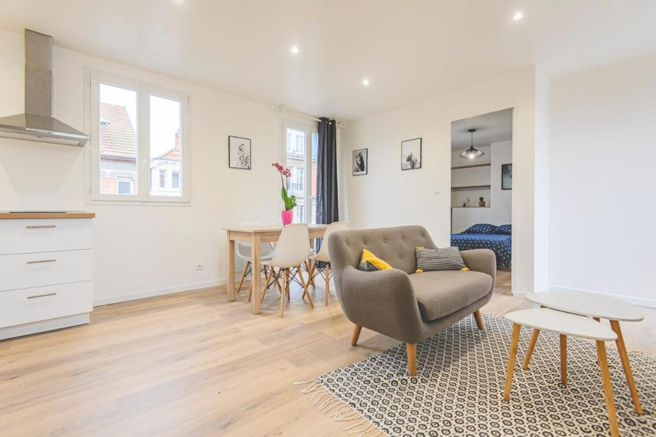 Appartement Lumineux Proche Cathedrale Reims Esterno foto