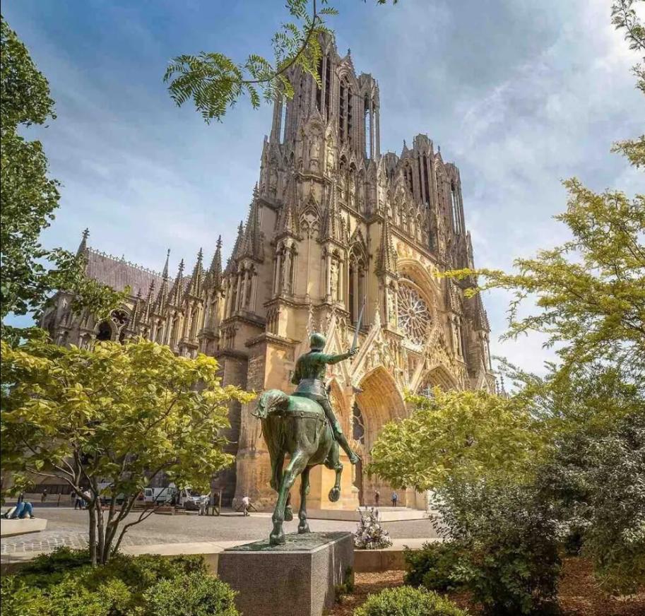 Appartement Lumineux Proche Cathedrale Reims Esterno foto